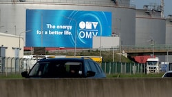 Die OMV bezog bis zuletzt noch immer mehr als 80 Prozent aller Gasimporte aus Russland. (Bild: AFP/JOE KLAMAR)