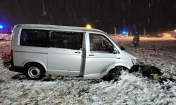 Der Taxi-Kleinbus kam von der Salzachtal Straße ab.