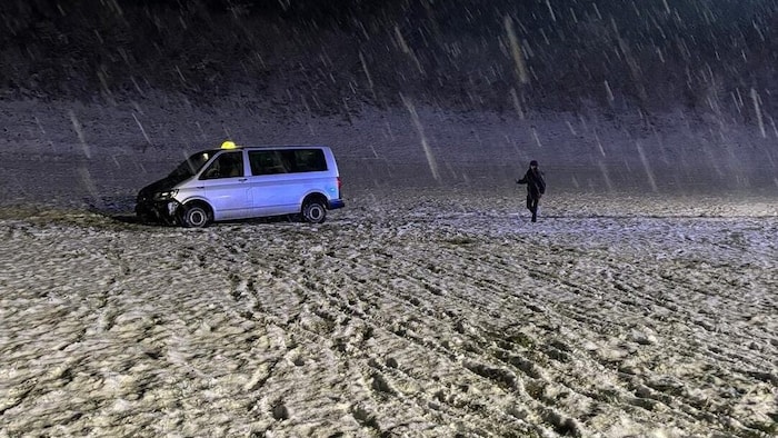 Die Feurwehren aus Werfen und Pfarrwerfen bargen das Fahrzeug.