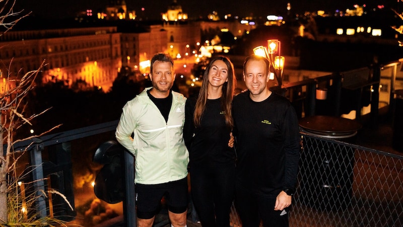 25hours hotel director Martin Schrödl (left), trainer Anna (center) and event manager Patrik Gräftner (right) (Bild: © Gregory Culbengan / Adrian Almasan | www.adrianalmasan.com)