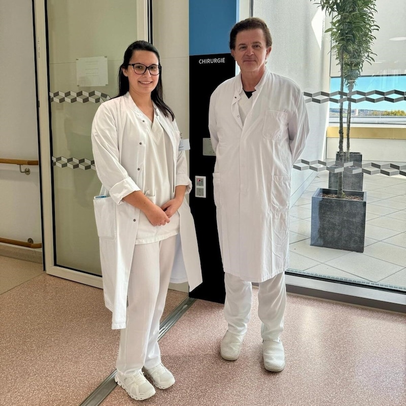 Laura Schermann mit Universitätsprofessor Peter Kornprat, dem Primarius für Chirurgie in der Klinik Oberwart. (Bild: LH Büro)