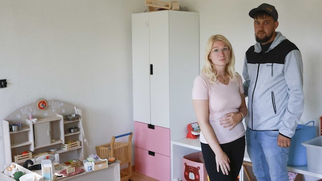 Johanne and Daniel Heuer in their empty nursery (Bild: Scharinger Daniel/Pressefoto Scharinger © Daniel Scharinger)