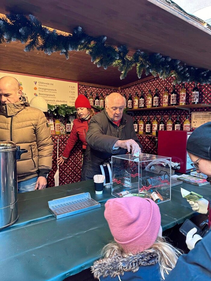 Der Altlandeshauptmann sammelte fleißig Spenden für „Hilfe im eignen Land“. 