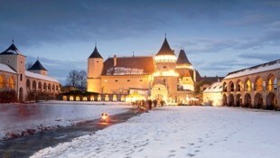In vorweihnachtlichen Lichterglanz erstrahlt die Rosenburg im Waldviertel
