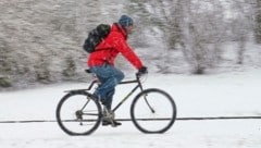 Radfahren ist in vielen Regionen Österreichs das ganze Jahr möglich – auf Schneefahrbahn ist man dabei übrigens selten unterwegs. (Bild: Radspieler Jürgen/Kronenzeitung)