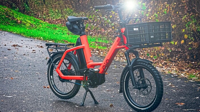 Das QiO EINSx P Kompaktfahrrad ist auch für den Offroad-Einsatz und damit auch für die kalte ...