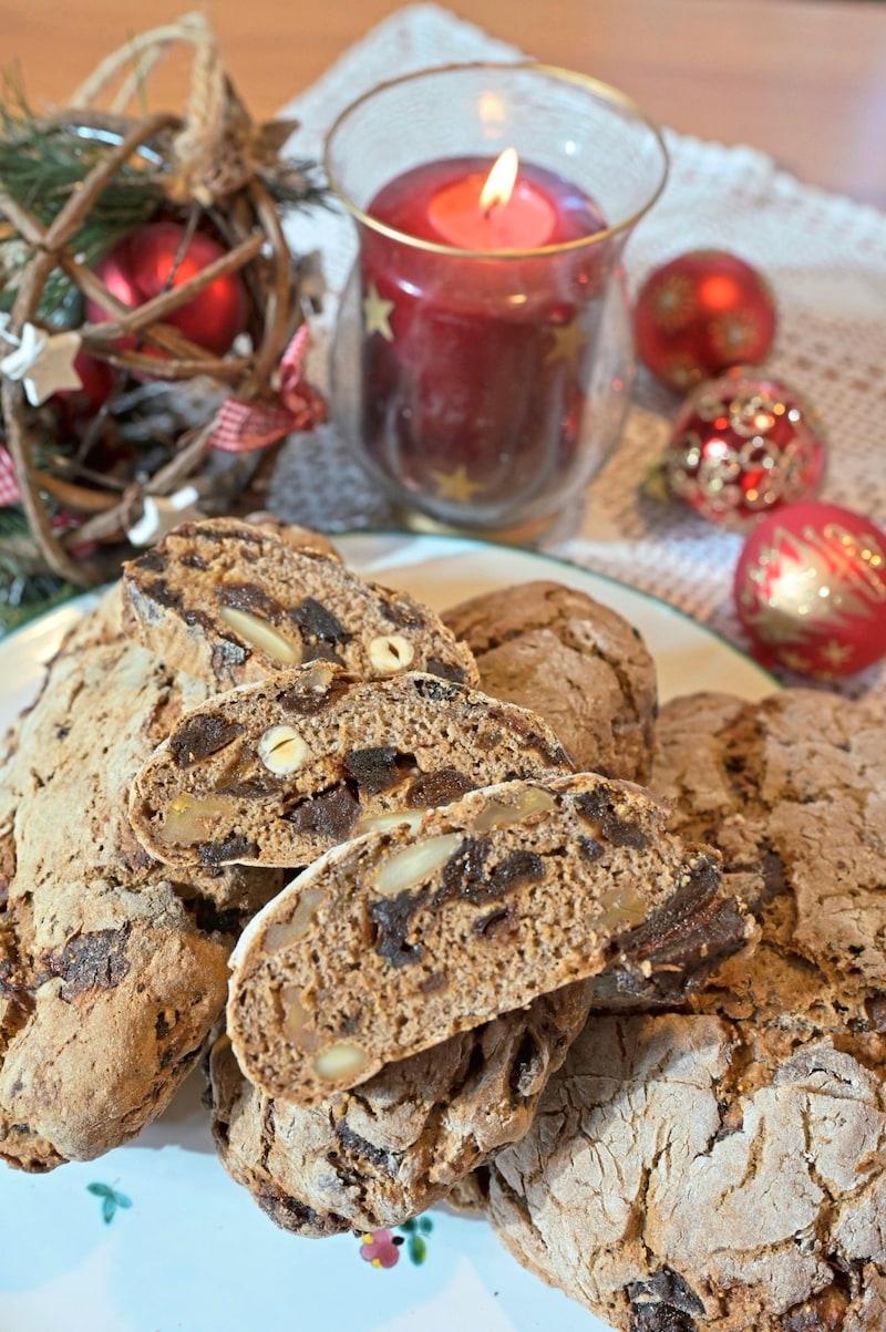 Das Kletzenbrot zählt zu den wohl ältesten Weihnachtsgebäcken. Bereits die Kelten haben getrocknete Früchte unter ihren Brotteig gemischt. (Bild: Evelyn Hronek)