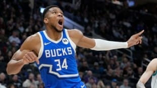 Giannis Antetokounmpo kommt mit seinen Bucks immer besser in Fahrt. (Bild: AP/ASSOCIATED PRESS)