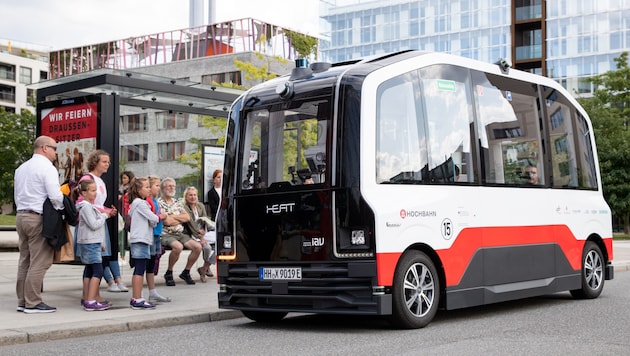 The city of Hamburg already tested autonomous minibuses in summer 2019. (Bild: APA Pool/APA/dpa/Christian Charisius)