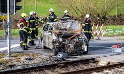 Drei Feuerwehren standen bei dem Zugunfall im Einsatz.