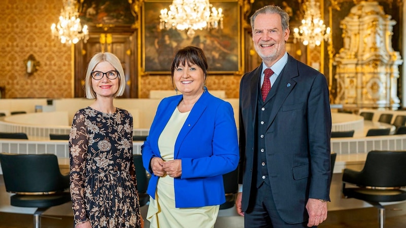 Styrian Parliament President Manuela Khom (center) and her deputies Gabriele Kolar and Gerhard Deutschmann (Bild: Brand Images e.U.)