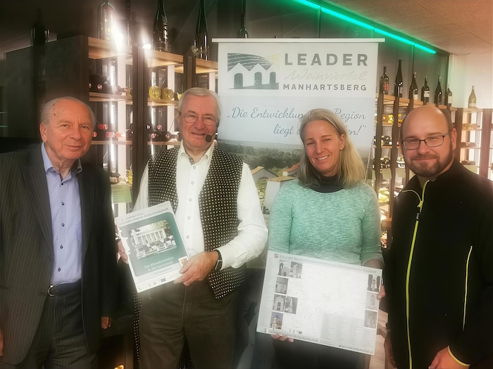Im Kreise jener, welche die Marterl-Forschung intensivieren, sind Stefan Stöger von marterl.at sowie Leopold Beck (2.v.li.): Man sucht interessierte Nachfolger.