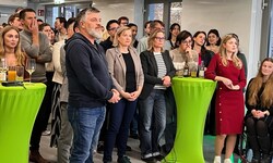 Die Enttäuschung stand den Grünen bei der ersten Hochrechnung am Sonntag ins Gesicht ...