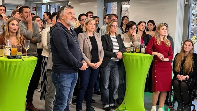 Die Enttäuschung stand den Grünen bei der ersten Hochrechnung am Sonntag ins Gesicht geschrieben. (Bild: Barbara Winkler)