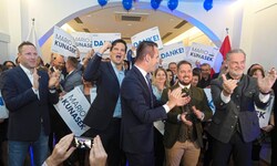 Jubel bei der FPÖ in Graz: Michael Schnedlitz, Hannes Amesbauer, Stefan Hermann, Marco Triller ...