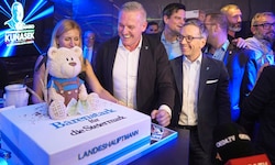 FPÖ-Chef Herbert Kickl reiste noch am Sonntag nach Graz, um mit Wahlsieger Mario Kunasek zu ...