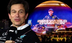 Toto Wolff (li.) gratuliert Weltmeister Max Verstappen.