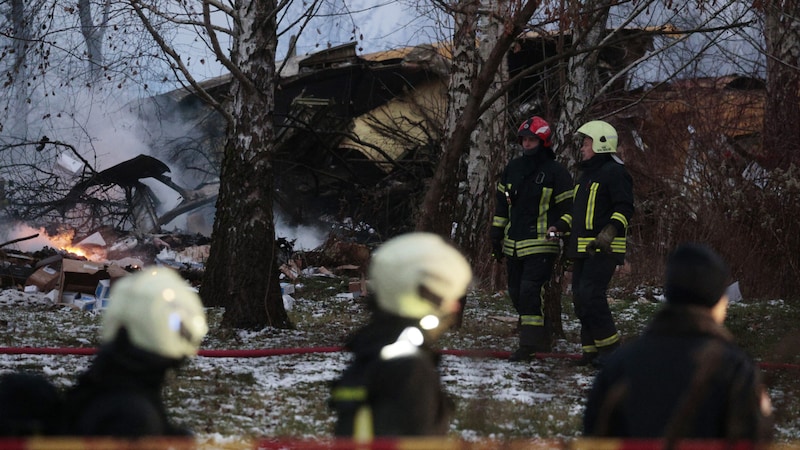 The cargo plane crashed in the Liepkalnis district. (Bild: AFP)