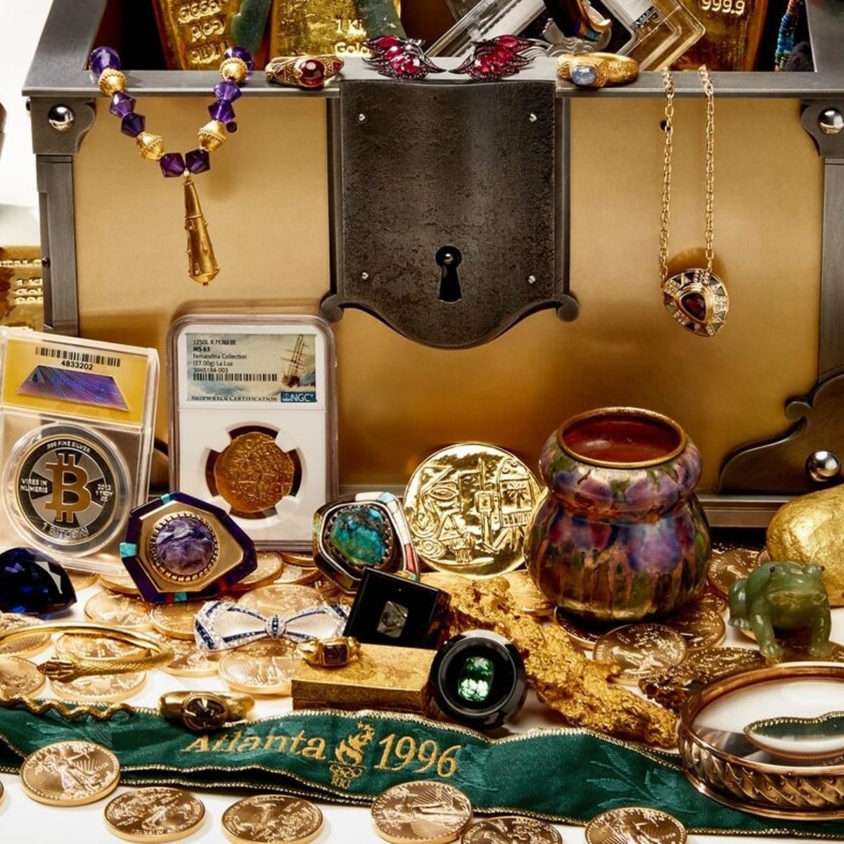 Value: 2 million dollars - Millionaire hid five treasure chests in the USA  | krone.at