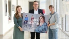 Zwei der drei Poxrucker Sisters – Stefanie (li.) und Christina – waren bei der Kampagnen-Präsentation mit Michael Lindner dabei. (Bild: Denise Stinglmayr)