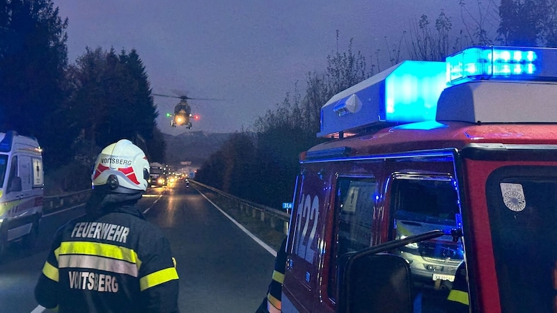 The critically injured woman was flown by rescue helicopter to Graz Regional Hospital. (Bild: Freiwillige Stadtfeuerwehr Voitsberg)