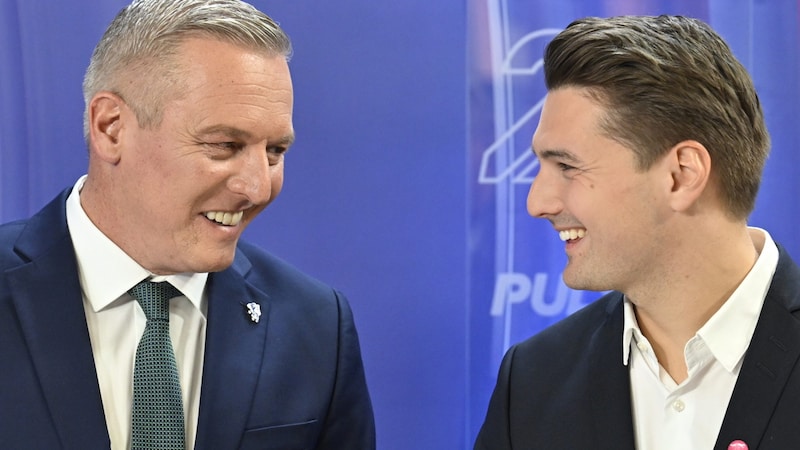 The two winners of the election evening: FPÖ leader Mario Kunasek (left) and NEOS top candidate Swatek (Bild: APA/HANS KLAUS TECHT)