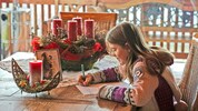 Die Kinder schreiben schon fleißig Briefe an das Christkind.