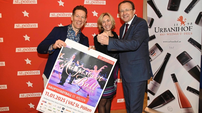 On January 11, the opening of the Schwebach dance school (with Mayor Stadler on the right) will once again be "Alles Walzer". (Bild: MEDIENSERVICE MAGISTRAT ST.POELTEN JOSEF VORLAuFER)