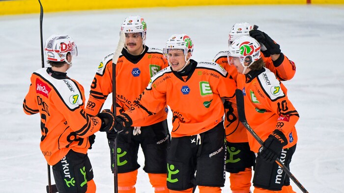 Sam Antonitsch (center) and Co. have already celebrated once against Ljubljana this season.
