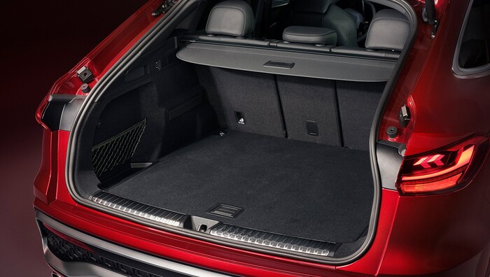 The trunk of the Audi SQ5 has a capacity of 470 to 1388 liters.