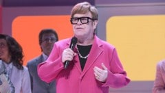 Elton John verriet jetzt, dass er nach einer Infektion auf dem rechten Auge nichts mehr sehen kann.  (Bild: APA/Greg Allen/Invision/AP)