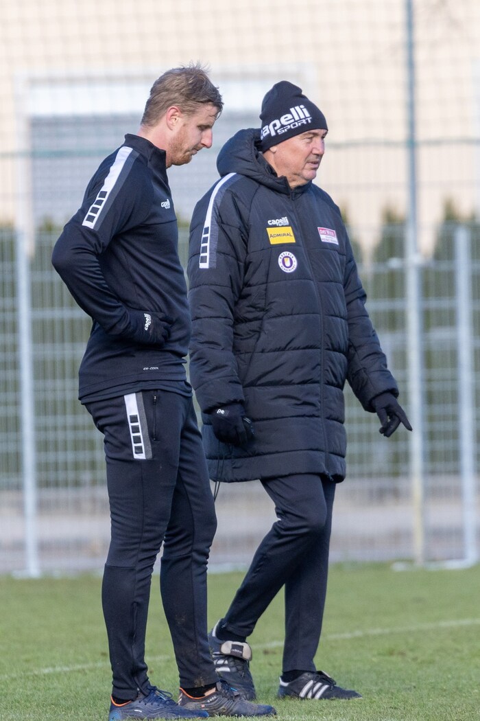 Martin Hinteregger (li.) und Peter Pacult