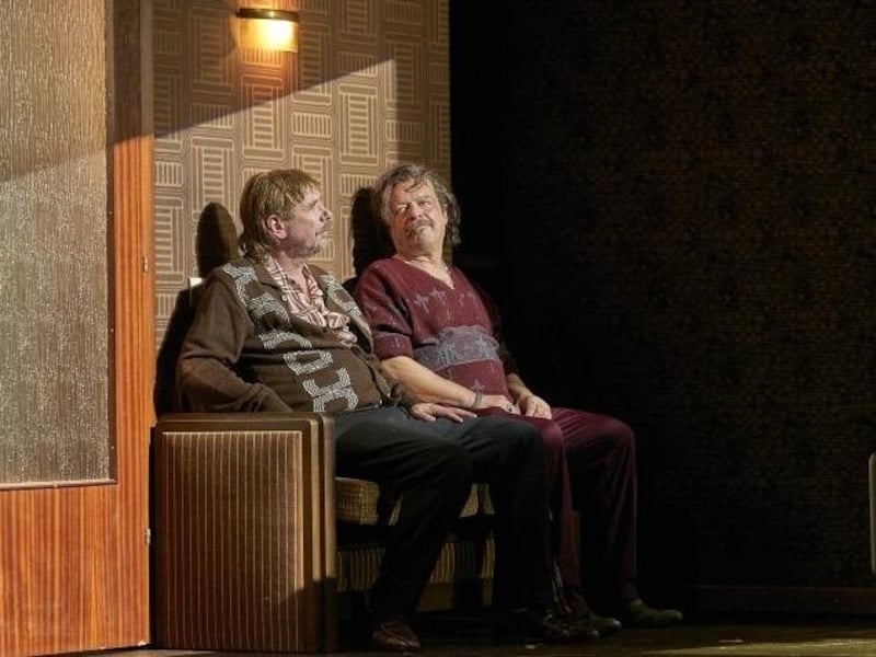 "Two in One": Michael Maertens and Roland Koch were nominated as one person because they play a pair of brothers in "The Lonely West"? (Bild: Burgtheater/Matthias Horn)