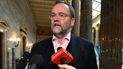 NEOS-Abgeordneter Josef „Sepp“ Schellhorn fordert ein „klärendes Gespräch“ mit ÖVP und SPÖ.