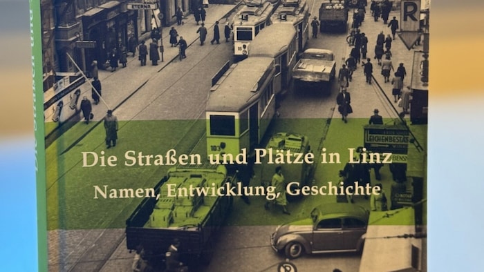 The cover of the 321-page reference book on Linz street names.