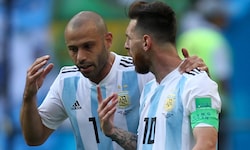 Javier Mascherano (l.) wird fortan Lionel Messi coachen.