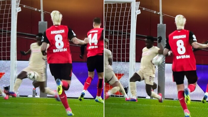 Der Ball prallte von Baidoos Schenkel auf dessen Arm.