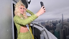 „Miss Universe“ Victoria Kjaer Theilvig am Empire State Buildung (Bild: APA Pool/Getty Images via AFP/GETTY IMAGES/Roy Rochlin)