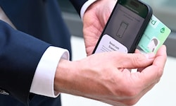 Sie können künftig mit dem Smartphone die ELGA freigeben.
