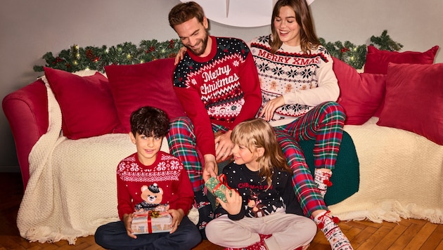 Advent is particularly beautiful in cozy Christmas pyjamas. (Bild: tezenis)