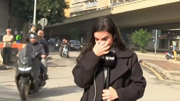 The young TV reporter tearfully described the suffering and massacres she had experienced. (Bild: Screenshot x.com/AlJadeed_TV)