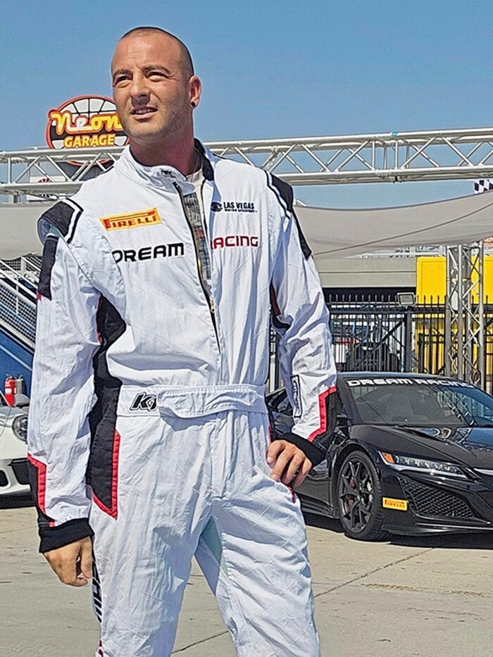 Adrenalin pur: vor den Supercars auf der NASCAR-Rennstrecke.