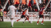 Joane Gadou (re.) und die Defensive ließen nur wenig zu.