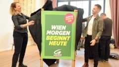 Aus 2 wird 1: Grünenchefin Judith Pühringer wird grüne Spitzenkandidatin. Co-Parteichef Peter Kraus lässt ihr den Vortritt. (Bild: Zwefo)