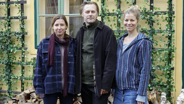 Darstellertrio der neuen Staffel von „Alles finster“: Martina Ebm, Tambet Tuisk und Hilde Dalik (v.l.). (Bild: Reinhard Holl)