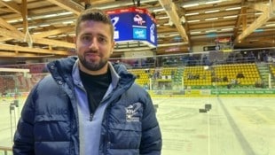 Neo-Adler Joe Cannata sah am Mittwoch gegen Bozen erstmals seine neuen Teamkollegen.  (Bild: Plieschnig)