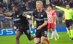 Der Moment des Abends: Mika Biereth dreht nach seinem Treffer zum 1:0 für Sturm Graz ab …