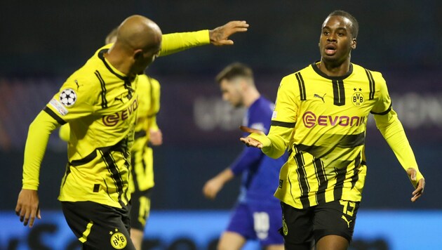 Jamie Gittens (r.) scored to make it 1:0 for Dortmund. (Bild: AP/ASSOCIATED PRESS)