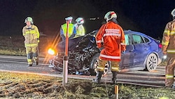 Bei den verunfallten Fahrzeugen handelte es sich um einen Wagen mit Tiroler und einen Wagen mit Salzburger Kennzeichen. (Bild: Markus Tschepp)