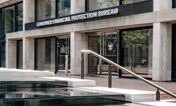 Elon Musk fordert Abschaffung der US-Verbraucherschutzbehörde CFPB im Finanzsektor.